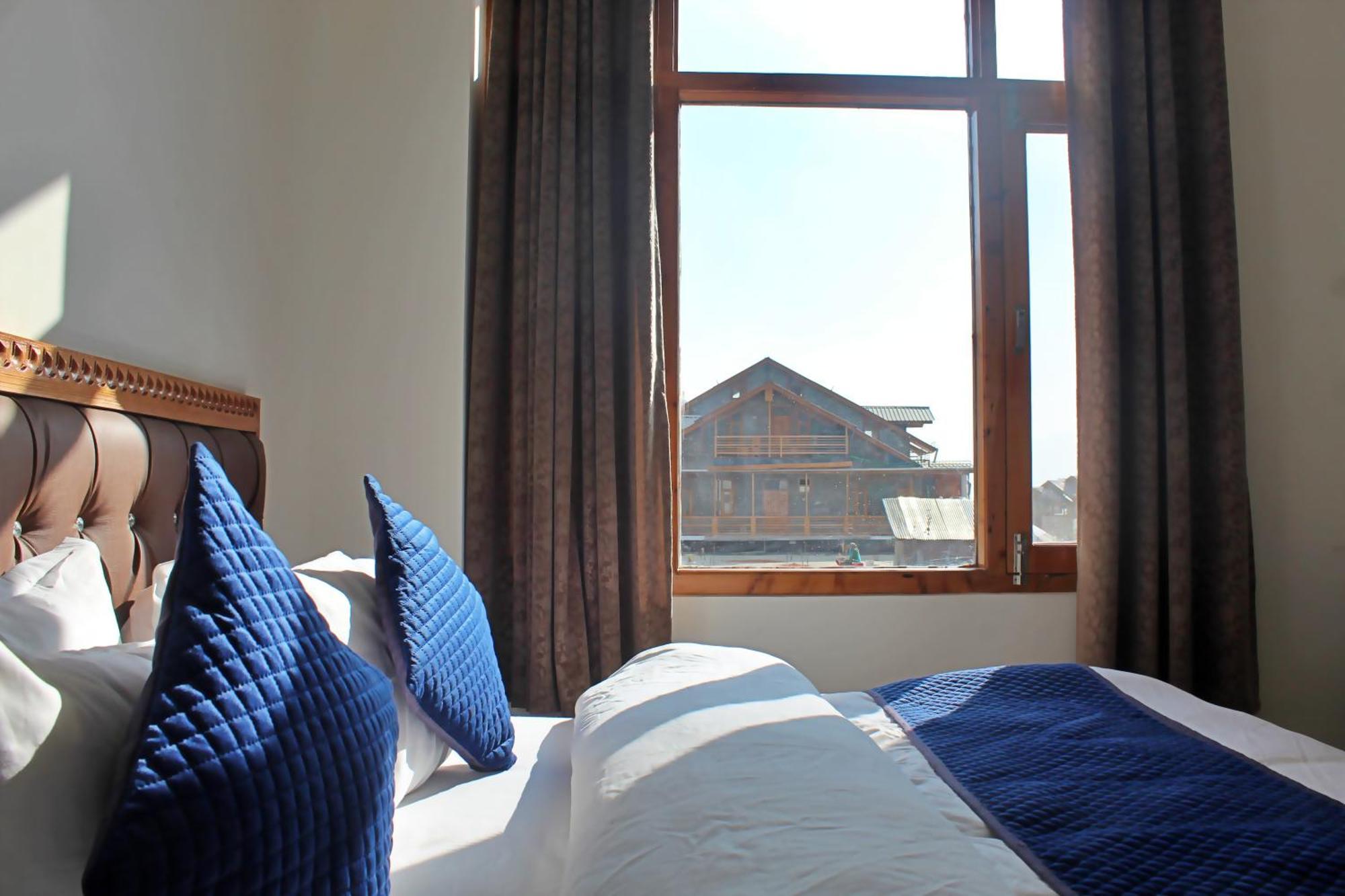 The Richie Royal Inn Manāli Buitenkant foto