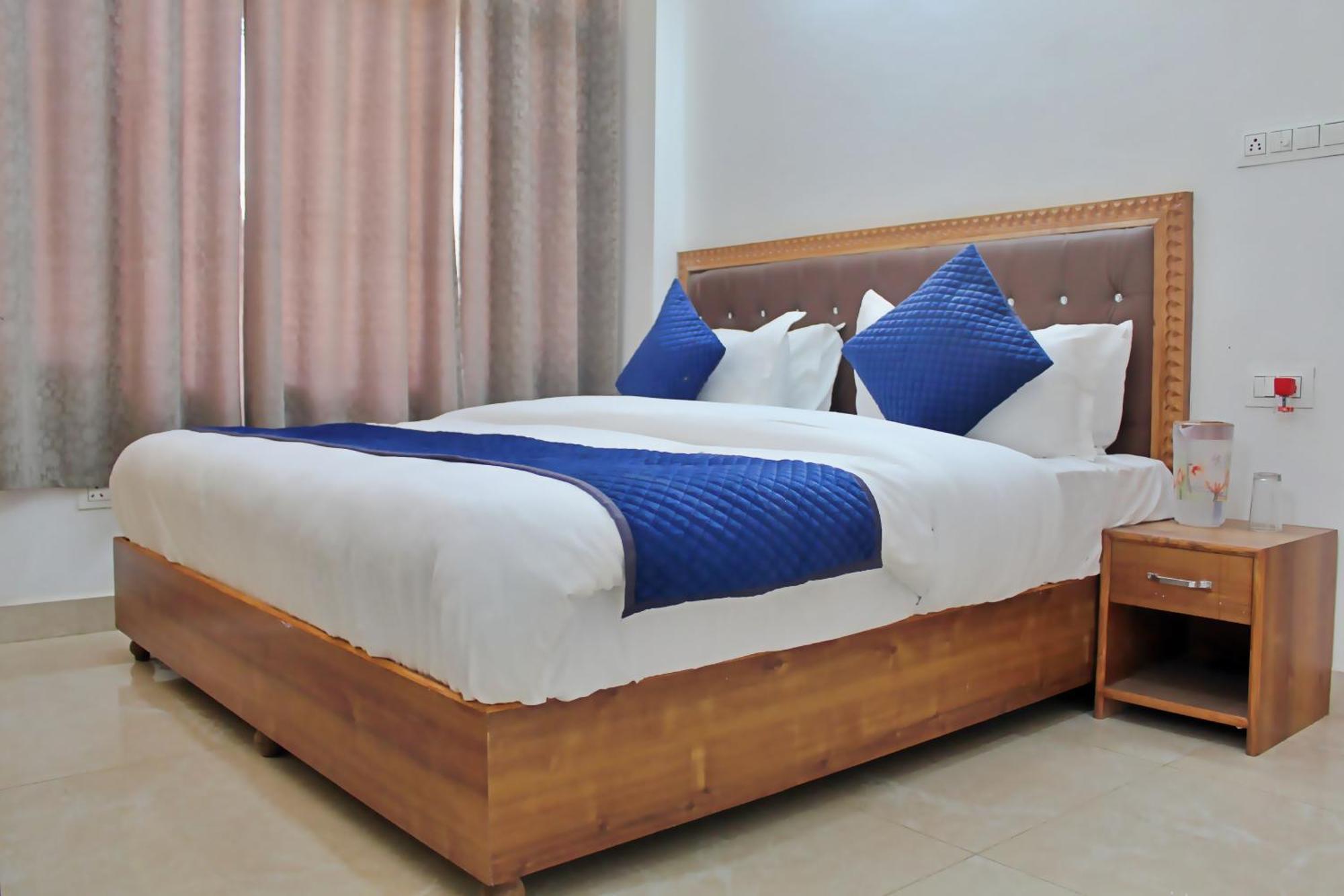 The Richie Royal Inn Manāli Buitenkant foto